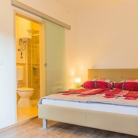 Guesthouse Klaudia Опатия Экстерьер фото